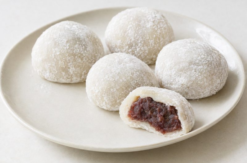 Mochi daifuku à l'anko, la pâte de riz gluant à la casserole