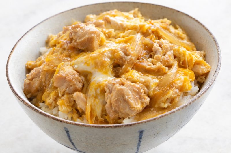 Oyakodon : le bol de riz au poulet et à l'œuf