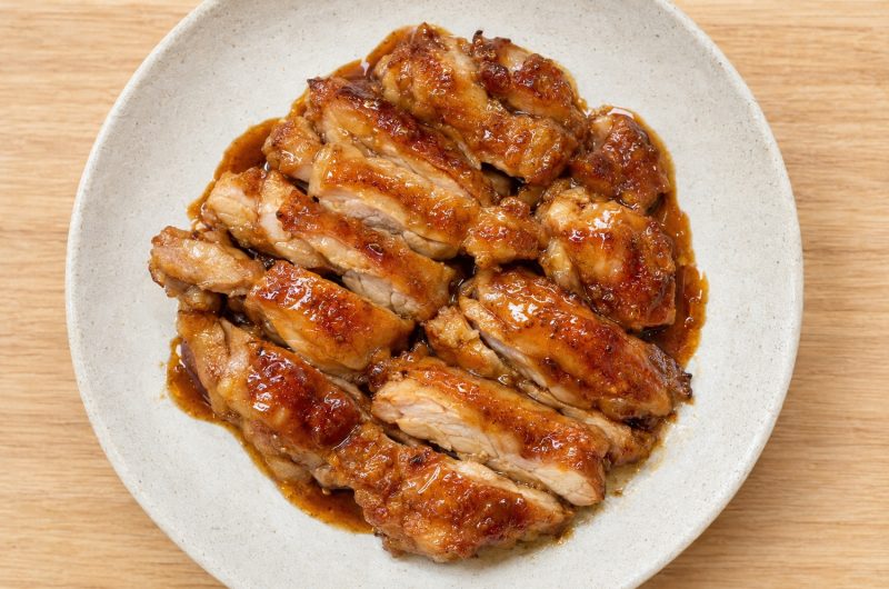 Poulet teriyaki à la poêle, hauts de cuisse laqués