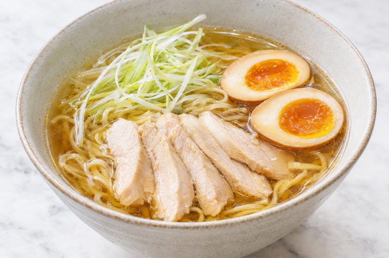 Ramen au poulet : bouillon clair chintan et tare shoyu