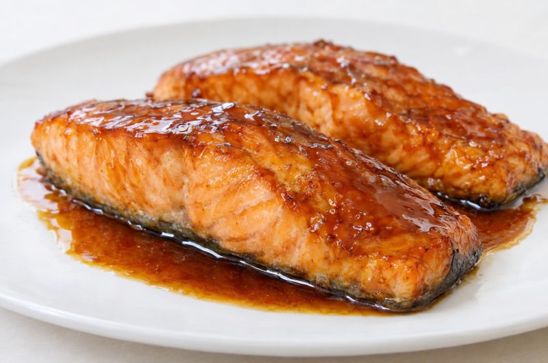 Saumon teriyaki glacé à la poêle